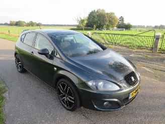 Seat Leon 1.2 TSi  105pk  Bisinesline Highline  2010 topstaat   5drsEuro 6 picture 2