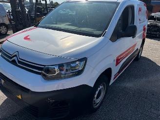 Avarii auto utilitare Citroën Berlingo Berlingo 1.5 BlueHDI Control 2021/6