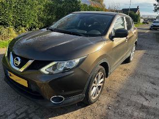 Voiture accidenté Nissan Qashqai automaat  1.2 2015/10