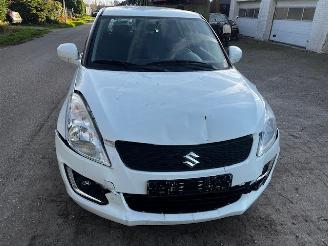 uszkodzony samochody osobowe Suzuki Swift 1.3 2015/5