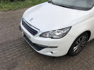 Peugeot 308 308 SW 1.2 PureTech Blue Lease Executive picture 3