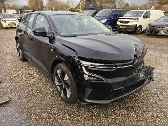 Damaged car Renault Mégane Megane E-Tech EV40 Boost Charge Equilibre 2022/12