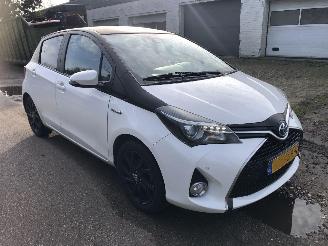 Schadeauto Toyota Yaris TOYOTA YARIS HYBRID 2016/12