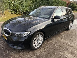 Schadeauto BMW 3-serie 320D TOURING BUSINESS EDITION 2022/1