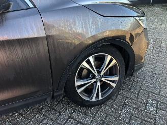 Nissan Qashqai 1.2 picture 6