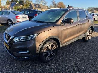 skadebil auto Nissan Qashqai 1.2 2017/11