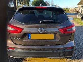 Nissan Qashqai 1.2 picture 5