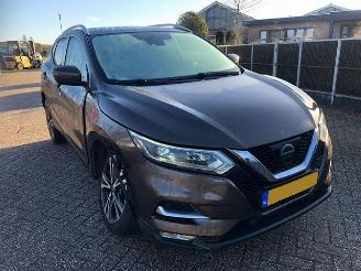 Nissan Qashqai 1.2 picture 2