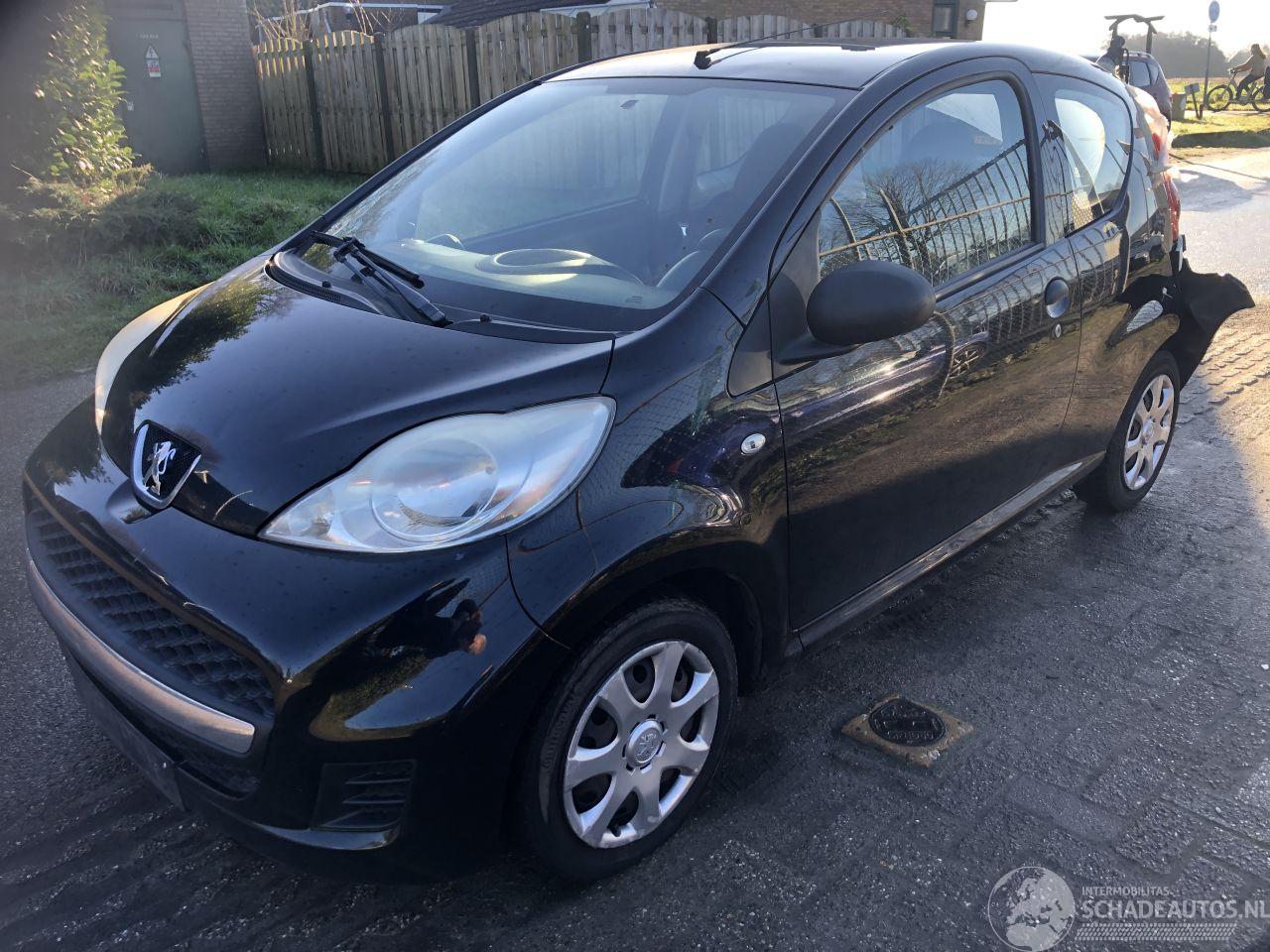 Peugeot 107 107 1.0-12V XR