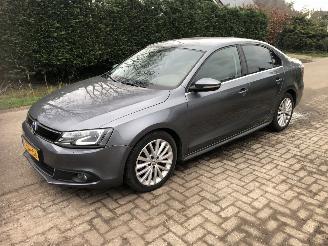 Vaurioauto  passenger cars Volkswagen Jetta Jetta 1.4 TSI Hybrid Highline 2013/12