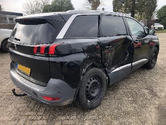 Peugeot 5008 1.2 pure tech allure picture 4