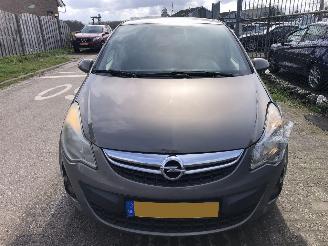 Schadeauto Opel Corsa 1.3 diesel 2011/9