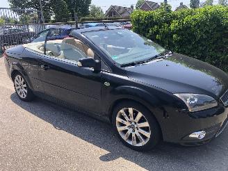skadebil auto Ford Focus Focus Coupé-Cabriolet 1.6-16V Titanium 2008/2