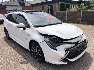 damaged passenger cars Toyota Corolla Touring Sports Corolla Touring Sports 2.0 Hybrid Premium 2021/1