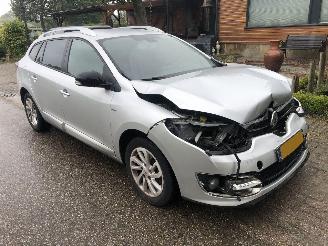 Voiture accidenté Renault Mégane Mégane Estate 1.2 TCe Limited 2015/3