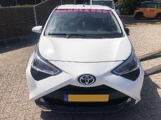 Schadeauto Toyota Aygo Aygo 1.0 VVT-i x-joy 2021/3