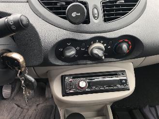 skadebil auto Renault Twingo Twingo 1.2 Authentique 2008/6