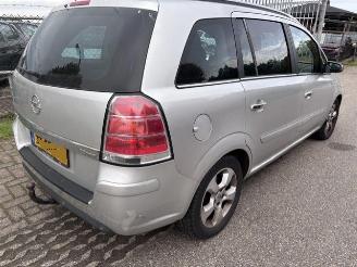 Opel Zafira 2.2 cosmo picture 3