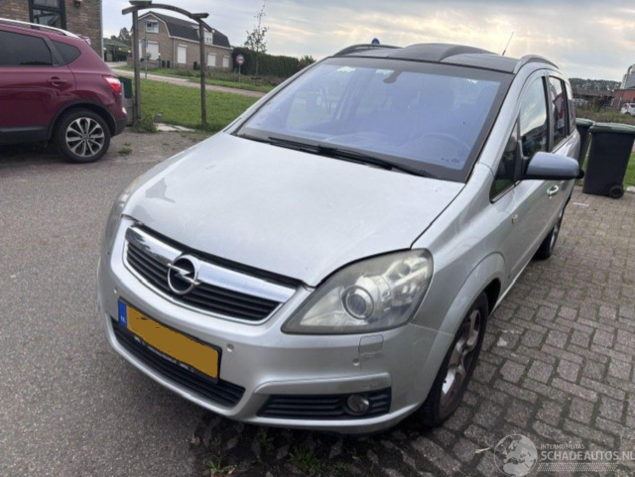 Opel Zafira 2.2 cosmo