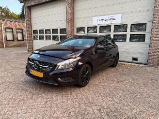 Vaurioauto  passenger cars Mercedes A-klasse 200 Ambition Automaat Navi 2014/8