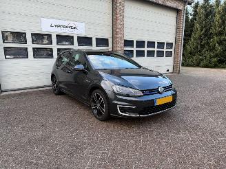 Schadeauto Volkswagen Golf 1.4 TSI GTE Pano Leder NAP ! 2015/9