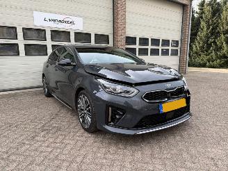 Schadeauto Kia Proceed 1.4 T-GDI GT-Line Automaat Navi Clima Cruise 2019/10