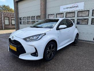 Damaged car Toyota Yaris 1.5 Hybrid 115 Dynamic Automaat Navi Clima 4882 Km NAP ! 2025/11