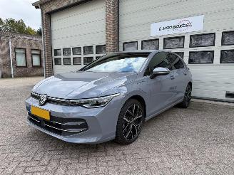 Schadeauto Volkswagen Golf 1.5 eHybrid 50 Edition PHEV Automaat 19959 Km NAP ! 2024/11