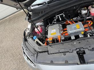 MG ZS EV Long Range Luxury 70 kWh Pano 29719 Km NAP ! picture 17