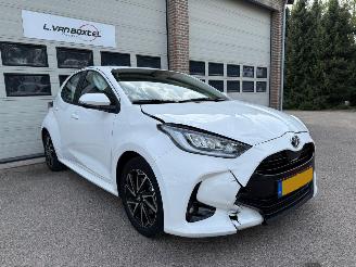 damaged passenger cars Toyota Yaris 1.5 Hybrid Dynamic Navi Clima Cruise 35316 Km NAP ! 2023/2