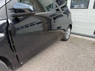 Peugeot 108 1.0 e-VTi Active Automaat Navi AC NAP picture 20