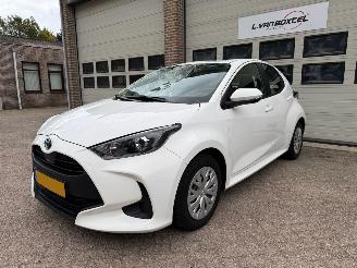 krockskadad bil auto Toyota Yaris 1.5 Hybrid 115 Active Navi Clima 69962 Km NAP 2022/12