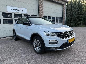 damaged passenger cars Volkswagen T-Roc 1.5 TSI Sport Automaat Navi Clima Cruise 2018/8