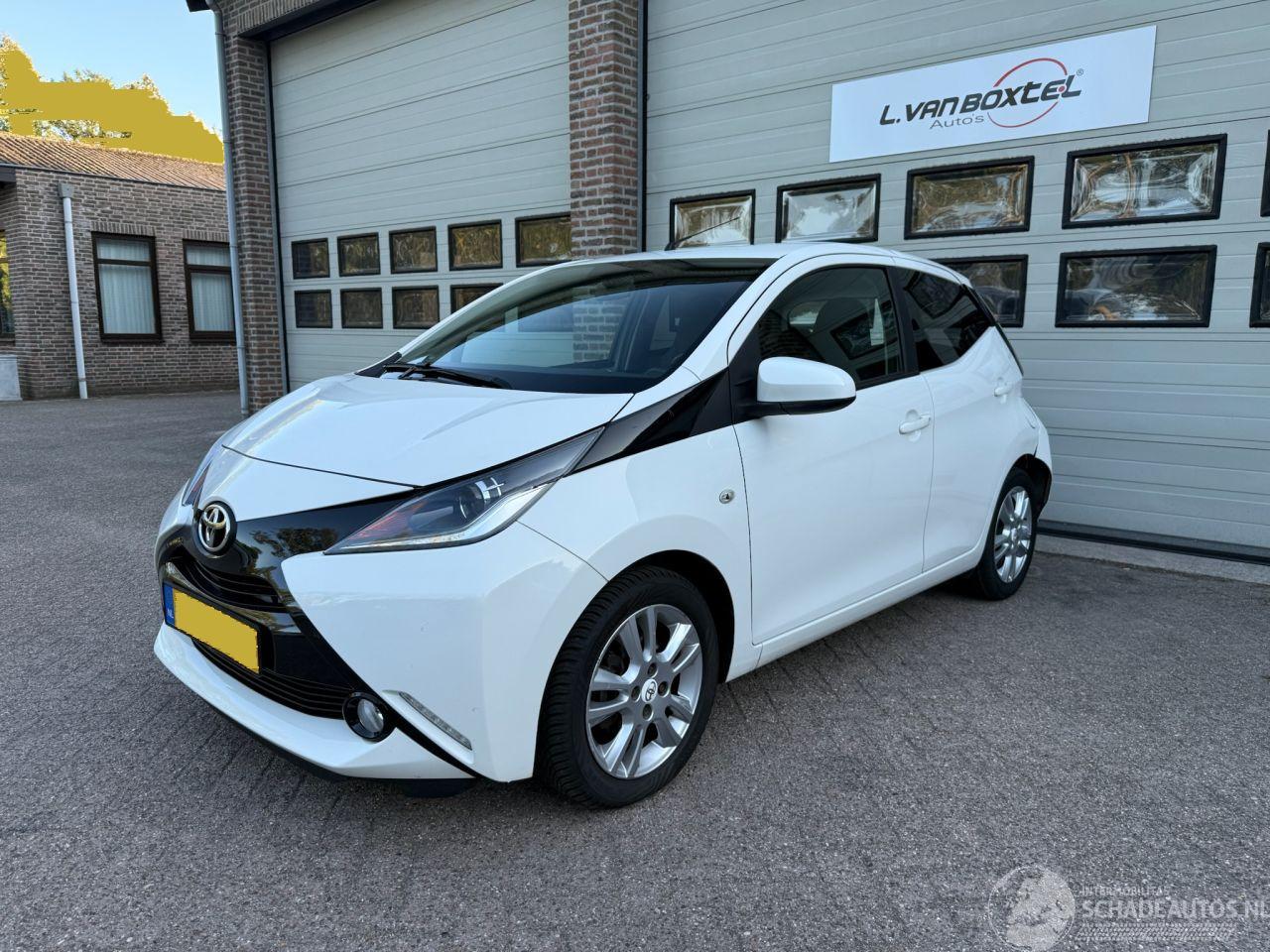Toyota Aygo 1.0 VVT-i X Navi Clima 81688 Km NAP !
