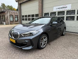 Unfallwagen BMW 1-serie 118i M-Sport Automaat Pano Navi Clima 2020/6