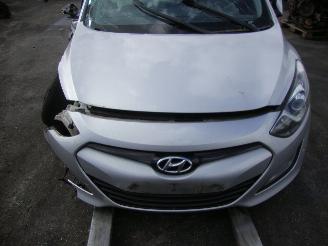 Hyundai I-30  picture 2