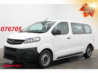 krockskadad bil bedrijf Opel Vivaro 1.5 CDTI 9-Pers. Airco Cruise 2021/12