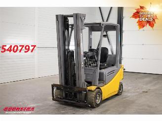 skadebil machine Jungheinrich  EFG320 Heftruck BY 2017 2017/5