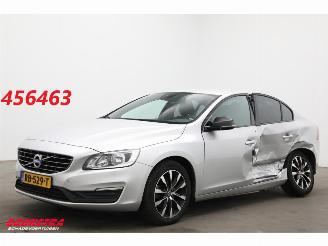 Coche accidentado Volvo S-60 1.5 T2 Aut. Kinetic Leder Clima Cruise PDC 107.824 km! 2018/1