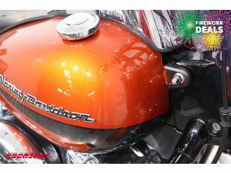 Harley-Davidson  107 FLDE Softail Deluxe 5HD Jekill & Hyde ABS LED 18.643 km! picture 13