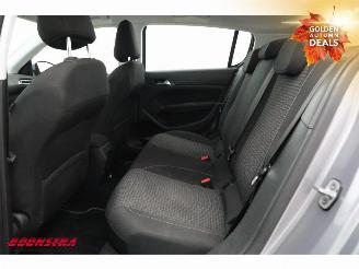 Peugeot 308 1.2 PureTech Active Navi Clima Cruise PDC AHK 151.469 km!. picture 15