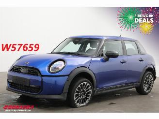krockskadad bil auto Mini Cooper 1.5 Aut. C Classic LED Leder HUD SHZ LRHZ Camera 2024/11