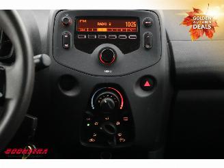 Toyota Aygo 1.0 VVT-i x-fun Airco Cruise 30.847 km! picture 15