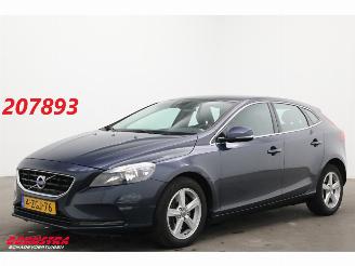 krockskadad bil auto Volvo V-40 2.0 D4 Momentum Business Navi Clima Cruise PDC 2014/12