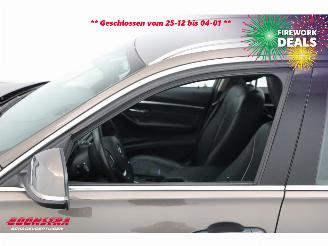 BMW 3-serie Touring 330i Luxury Edition LED Leder Clima Cruise SHZ picture 5
