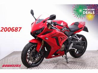 krockskadad bil motor Honda  CBR 650R 95PK ABS Akrapovic LED 8.217 km! 2022/4