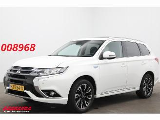 Schadeauto Mitsubishi Outlander 2.0 PHEV Instyle+ Glasdak Leder 360° ACC 2015/12