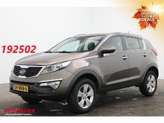 Vaurioauto  passenger cars Kia Sportage 1.6 GDI Plus Pack Clima Navi Cruise PDC 2013/4