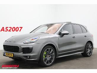 Voiture accidenté Porsche Cayenne 3.0 S E-Hybrid Chrono Pano Memory Lucht Bose Sitzbel.+SHZ 2015/2