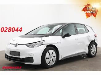 krockskadad bil auto Volkswagen ID.3 Pro 58 kWh ACC 360° 24.067 km! 2023/2
